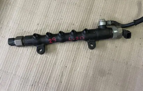 Fuel main line pipe