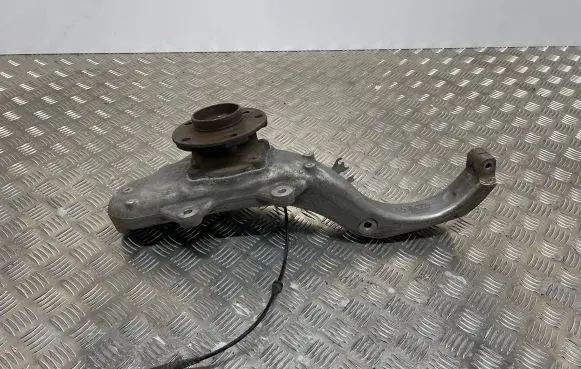 BMW X5 E70 Front wheel hub 6773783 16193510