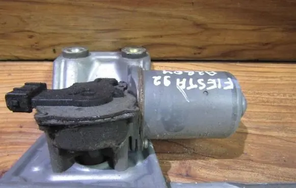 Ford Fiesta Wiper motor 96fb17b571da