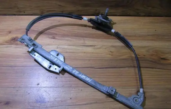 Volkswagen PASSAT B3 Sliding door window regulator with motor 357839402