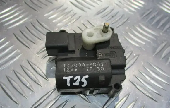Toyota Avensis T250 Central body control module 113800-2051