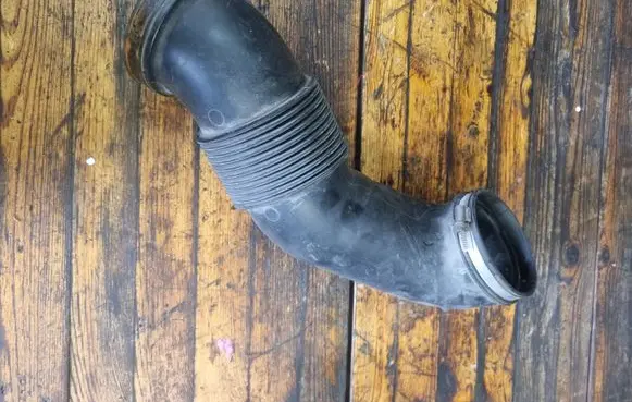 Land Rover Range Rover L322 Air intake hose/pipe 13717509250