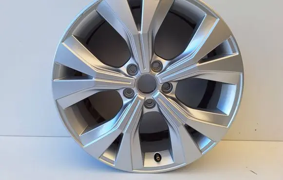 Seat Ateca R18 alloy rim 575601025E 575601025AB