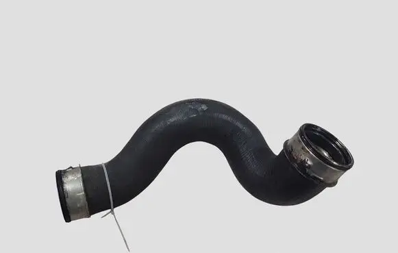 Mercedes-Benz C W203 Intercooler hose/pipe A2035283382