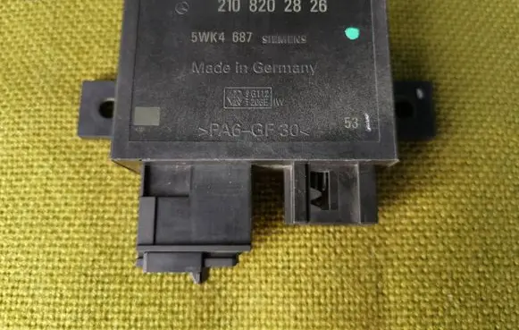 Mercedes-Benz E W210 Immobilizer control unit/module 2108202826 5WK4687