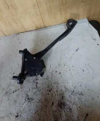 Volvo S60 Accelerator throttle pedal 9496822