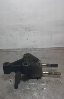 Mazda 6 Engine mounting bracket