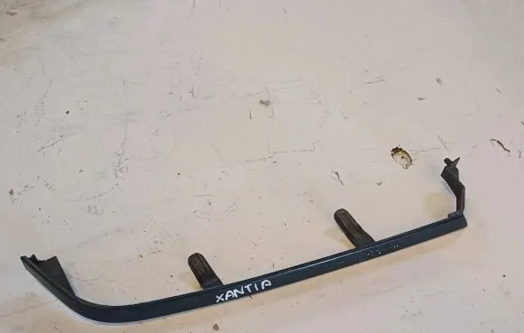 Under headlight/headlamp trim