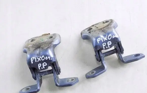 Nissan Pixo Front door hinge set 