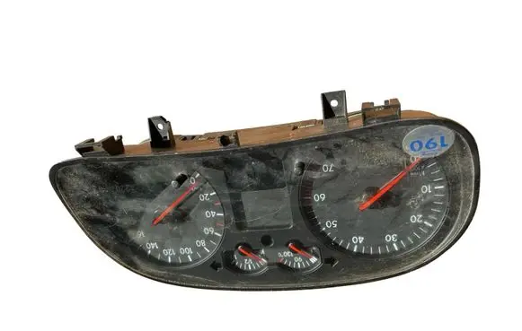 Speedometer (instrument cluster)