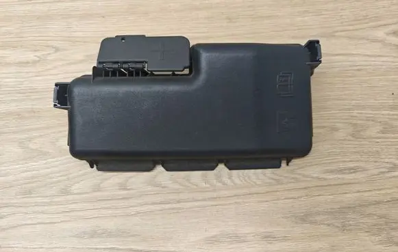 Volvo XC90 Fuse box cover 30728133