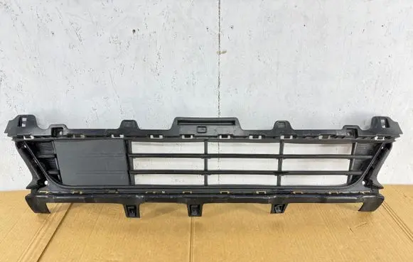 KIA Sportage Front bumper lower grill 86531CJ010