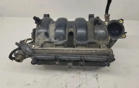 Volkswagen Polo Intake manifold 036129711D