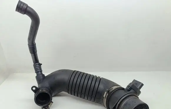 Audi A4 S4 B6 8E 8H Air intake hose/pipe 8E0129615