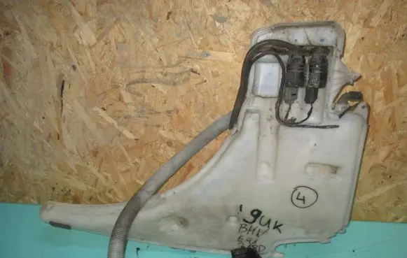 Fiat Fiorino Windshield washer fluid reservoir/tank 7068998