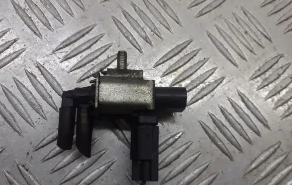 Mazda 6 Vacuum valve 