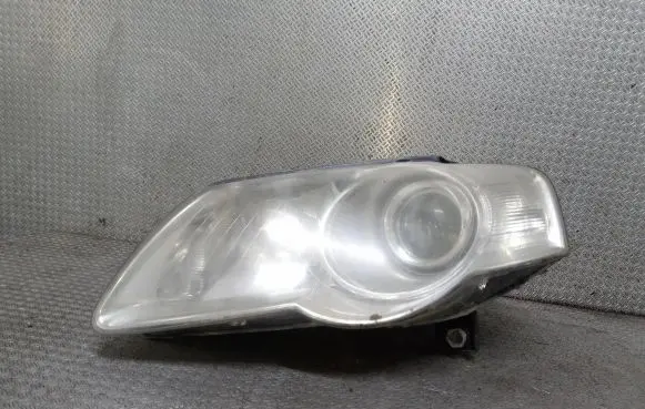 Volkswagen PASSAT B6 Headlight/headlamp
