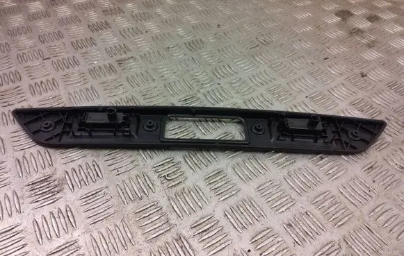 Cupra Formentor Trunk door license plate light bar 5ff827335
