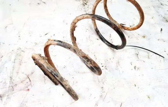Subaru Impreza I Rear coil spring
