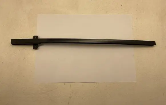 Volkswagen Touran I Rear door windshield rail 1T0839408
