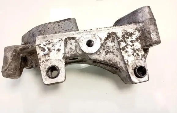 Peugeot 508 RXH Engine mounting bracket 9688615780