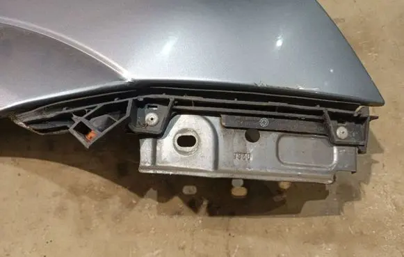 Opel Meriva A Front bumper mounting bracket 93393092