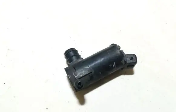 Volvo C70 Windscreen/windshield washer pump 9169611