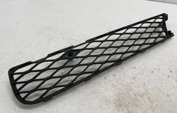Mercedes-Benz R W251 Front bumper lower grill A2518850153