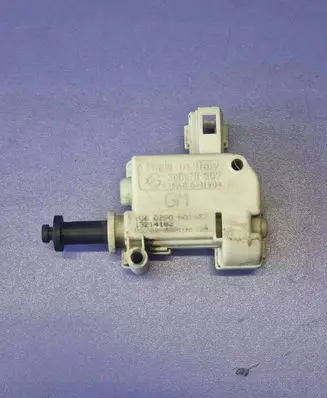 Opel Astra H Tailgate boot lock/latch motor 13214182