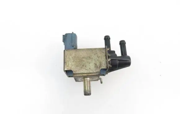 Nissan Sentra B15 Valve vacuum 