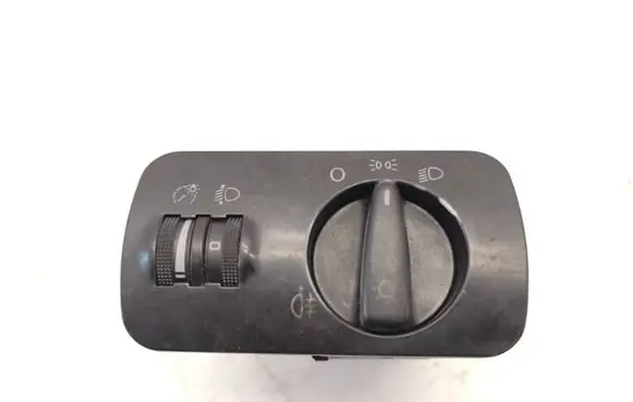 Volkswagen Golf IV Light switch 1C0941531