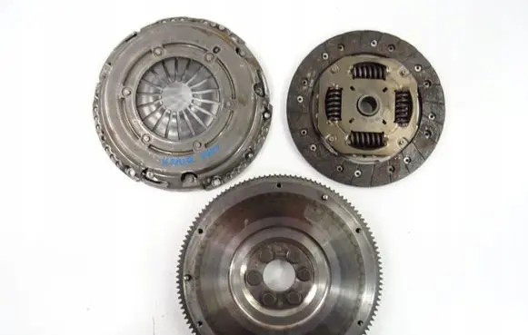 Skoda Kamiq Clutch set kit 04C105273G