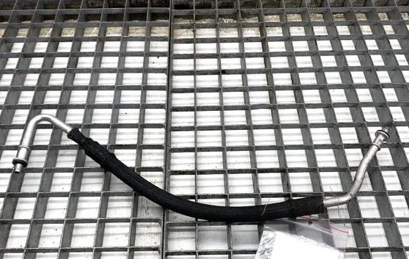 Tesla Model Y Air conditioning (A/C) pipe/hose 