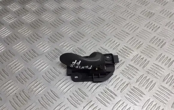 Fiat Punto (188) Front door interior handle
