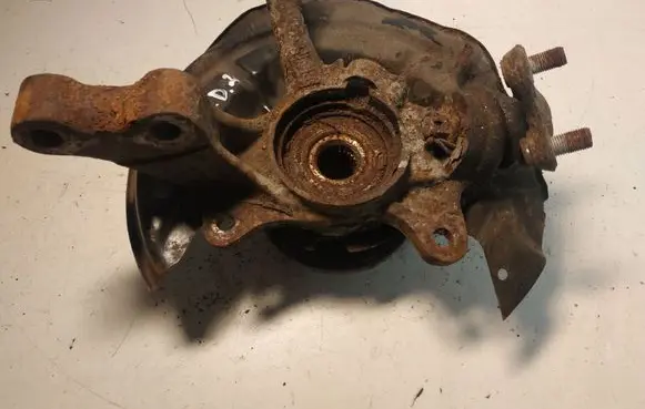 Toyota Avensis T220 Front wheel hub