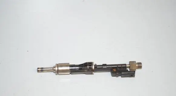 BMW 5 F10 F11 Fuel injector 7568607 13537568607