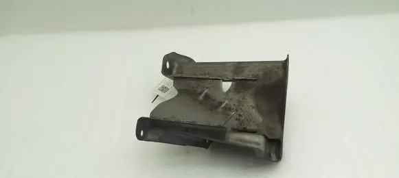 Nissan Pulsar Engine mounting bracket 208173685R
