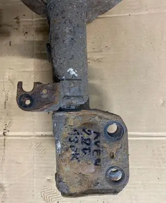 Toyota Avensis T250 Front shock absorber mounting bracket 