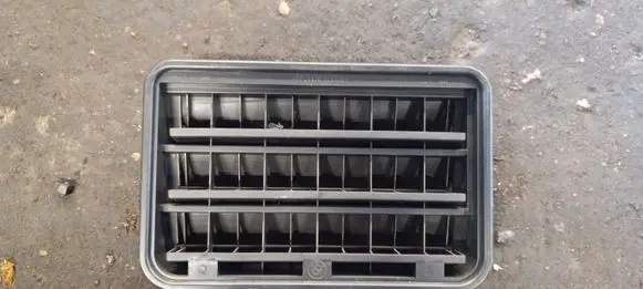 BMW X5 E53 Quarter panel pressure vent 64228377280