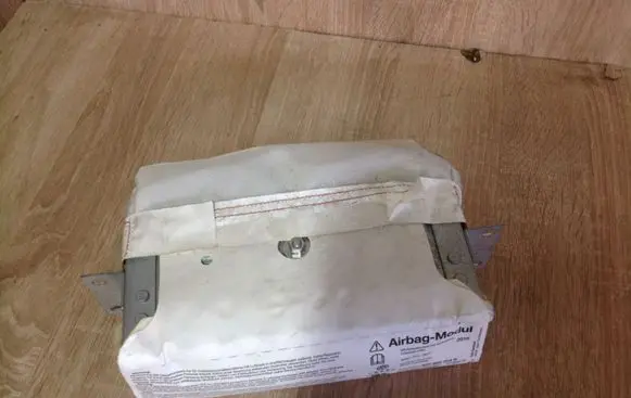 Audi A2 Passenger airbag 8Z0880204B
