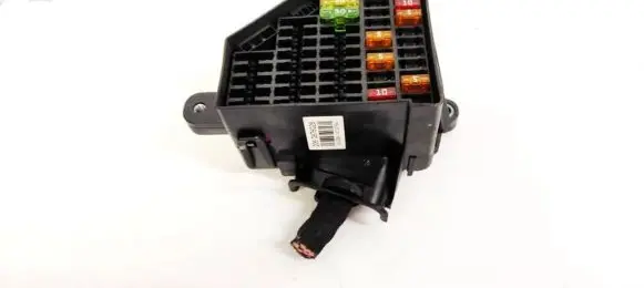 Volkswagen PASSAT B6 Fuse box set