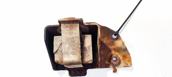 Toyota Avensis Verso Engine mount bracket 