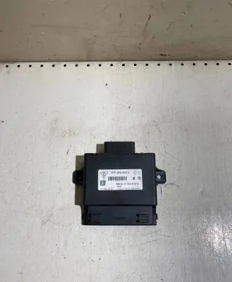 Volkswagen Touareg II Voltage converter/converter module 7PP959663E