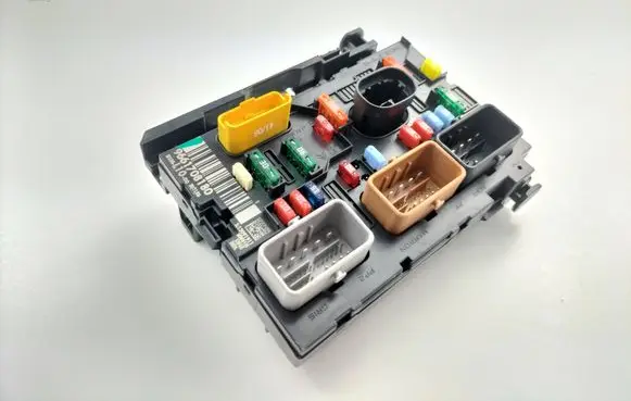 Peugeot 207 Fuse box set 9661708180