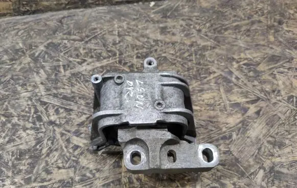Seat Leon (1P) Engine mount bracket 1K0199262 3618372