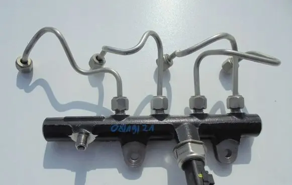 Nissan Juke I F15 Fuel main line pipe 175210651R