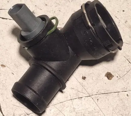 Volkswagen Golf V Engine coolant pipe/hose 1K0122291