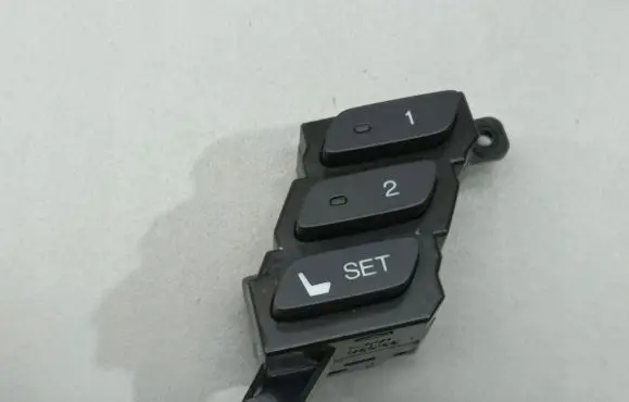 Honda CR-V Seat memory switch M38008