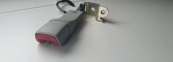 Toyota Prius (XW30) Rear seatbelt buckle