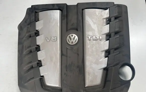 Volkswagen Touareg II Engine cover (trim) 057103925H